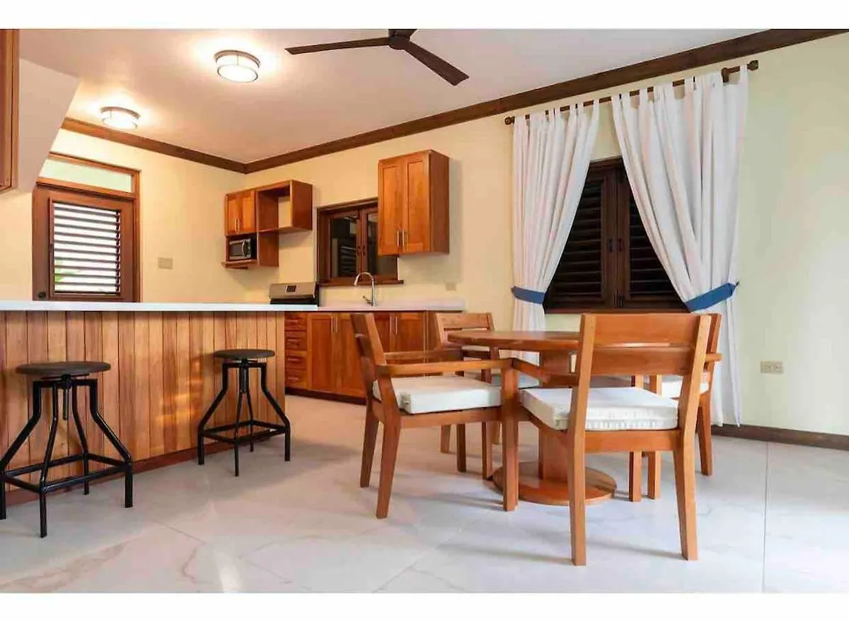 Naseberry Lodge At Oracabessa Hill Cottages -Cozy 2-Bedroom Villa 牙买加